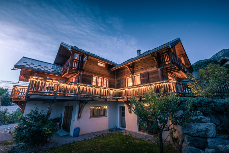 Ski property for sale in Serre Chevalier - €1,680,000 - photo 0