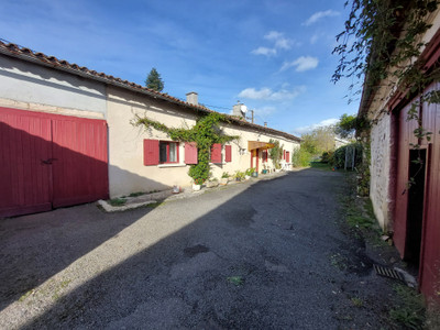 French property for sale in Grassac, Charente - €136,000 - photo 1