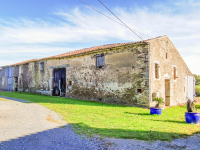 Grange à vendre à Mouilleron-Saint-Germain, Vendée, Pays de la Loire, avec Leggett Immobilier