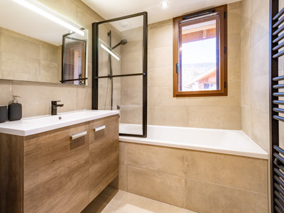 Ski property for sale in Meribel - €1,395,000 - photo 7