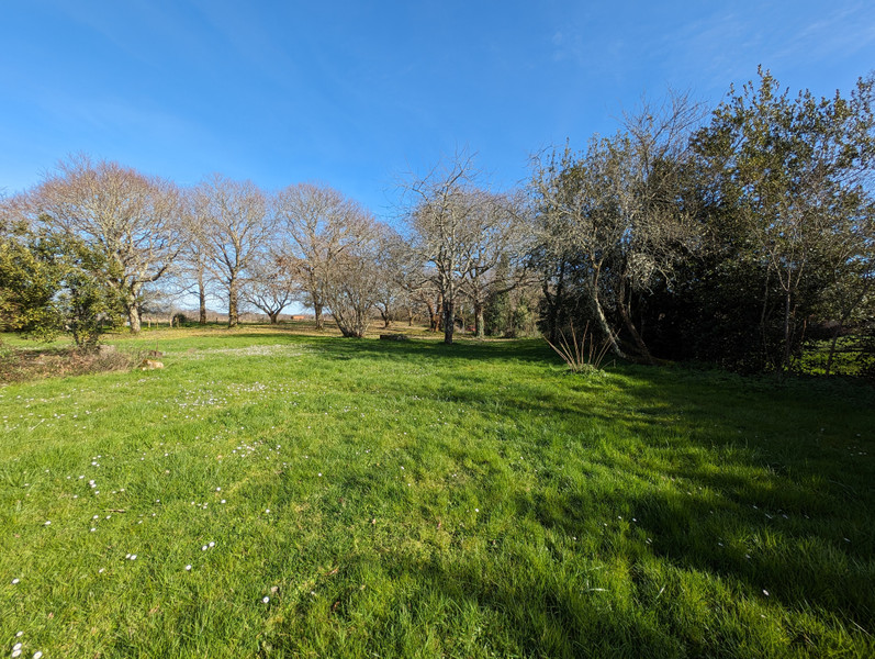 French property for sale in Pouillac, Charente-Maritime - €425,000 - photo 9