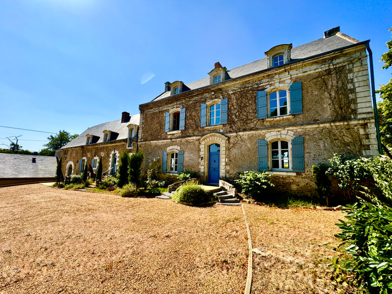 French property for sale in Mûrs-Erigné, Maine-et-Loire - €886,000 - photo 11