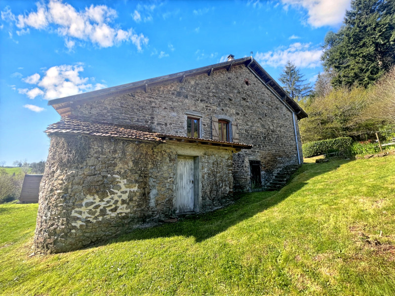 French property for sale in Saint-Julien-le-Petit, Haute-Vienne - €172,800 - photo 1