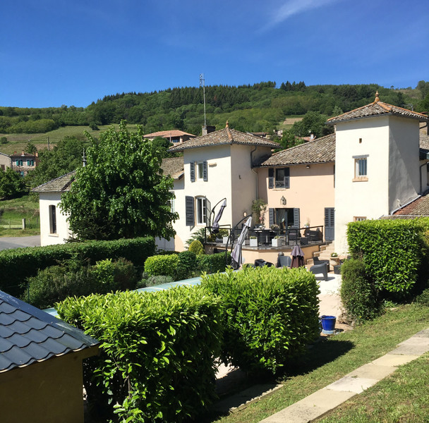 Chateau for sale in Pruzilly SaôneetLoire Perfectly maintained