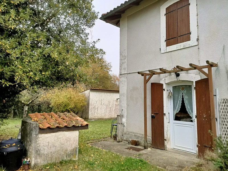 French property for sale in Mornac, Charente - &#8364;129,900 - photo 4