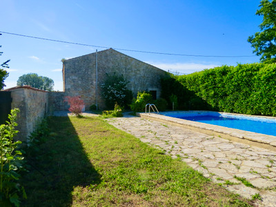 French property for sale in Saint-Savinien, Charente-Maritime - €250,000 - photo 9