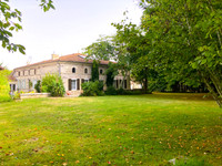 houses and homes for sale inPouillacCharente-Maritime Poitou_Charentes