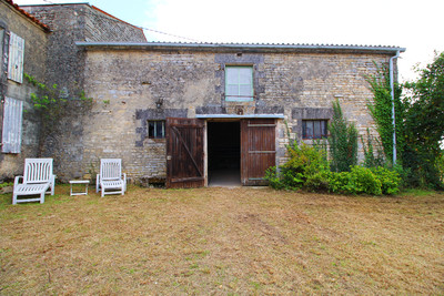 French property for sale in Chives, Charente-Maritime - €42,000 - photo 8