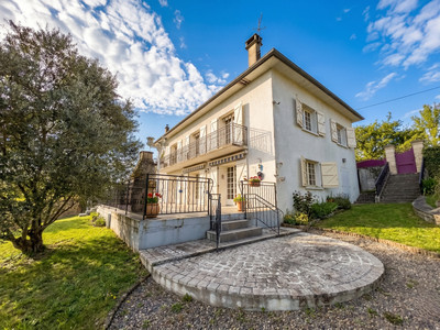 French property for sale in Chef-Boutonne, Deux-Sèvres - €267,500 - photo 1