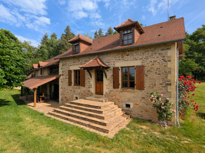Maison à vendre à Jumilhac-le-Grand, Dordogne, Aquitaine, avec Leggett Immobilier