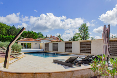 French property for sale in Fumel, Lot-et-Garonne - €316,000 - photo 1