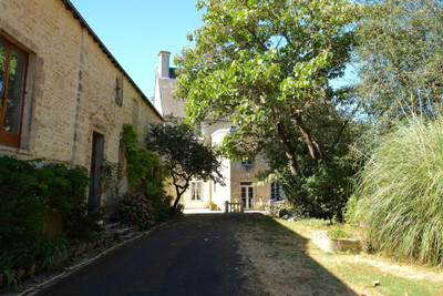Chateau à vendre à Chef-Boutonne, Deux-Sèvres, Poitou-Charentes, avec Leggett Immobilier