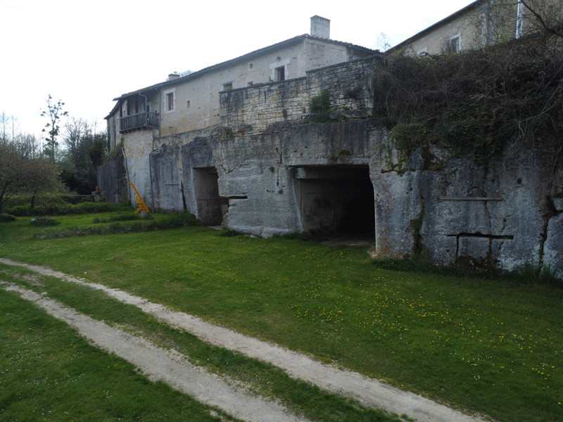 French property for sale in Angoulême, Charente - €1,999,000 - photo 4