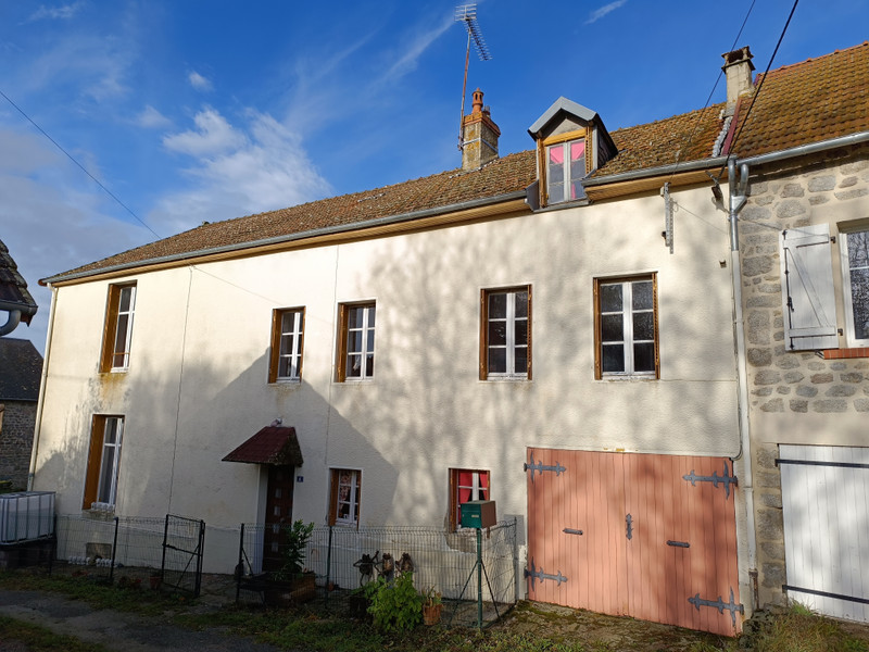 Maison à vendre à Auzances, Creuse - 89 000 € - photo 1