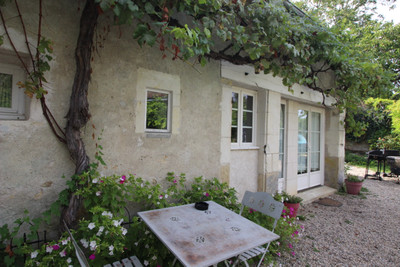French property for sale in Perrusson, Indre-et-Loire - €670,000 - photo 1
