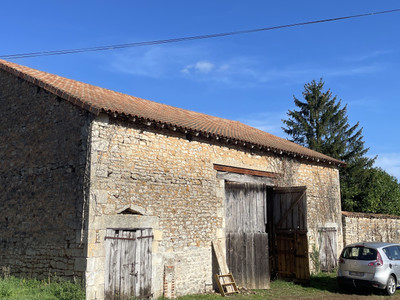 Grange à vendre à Gouex, Vienne, Poitou-Charentes, avec Leggett Immobilier