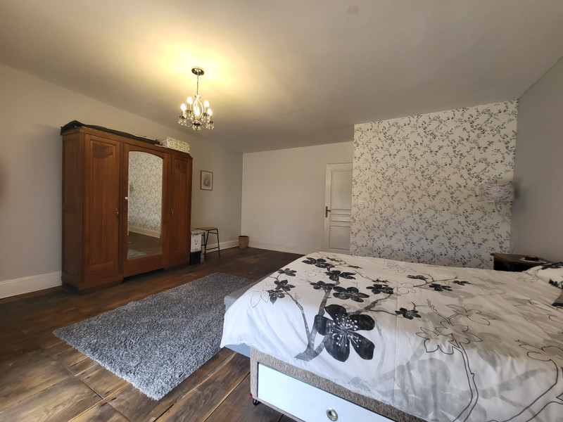 French property for sale in Savigny-le-Vieux, Manche - €250,000 - photo 7