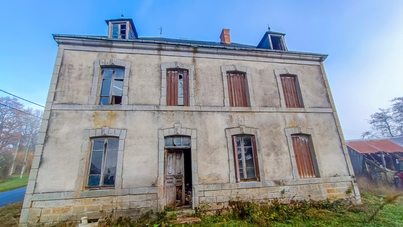 French property for sale in Pontaumur, Puy-de-Dôme - €24,000 - photo 2
