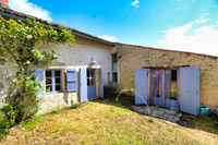 Maison à vendre à Fontaine-Chalendray, Charente-Maritime - 149.900 € - photo 1