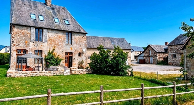 French property for sale in Mortain-Bocage, Manche - €342,105 - photo 0