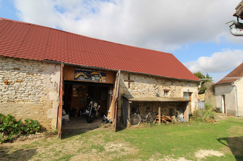 French property for sale in Béthines, Vienne - €130,000 - photo 6