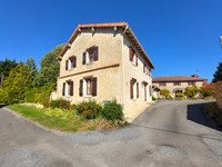 Maison à vendre à Massignac, Charente - 449 000 € - photo 1