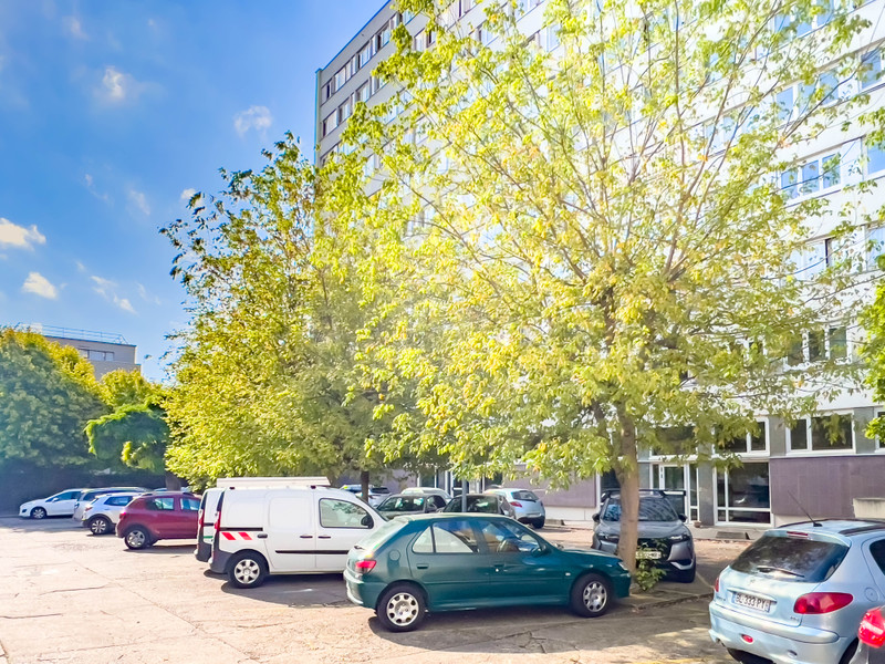 French property for sale in Clichy, Hauts-de-Seine - €375,000 - photo 1
