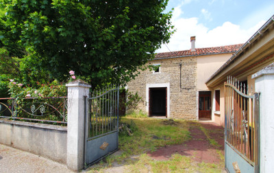 Maison à vendre à Longré, Charente, Poitou-Charentes, avec Leggett Immobilier