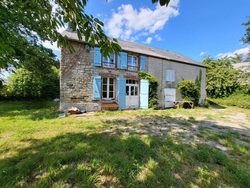 Maison à vendre à Saint-Cyr-du-Bailleul, Manche - 145.000 € - photo 1