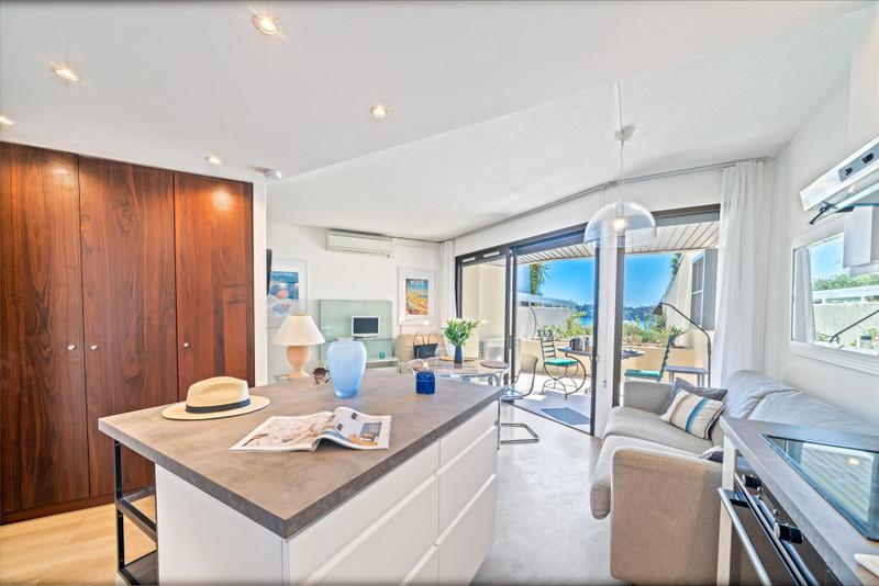 French property for sale in Villefranche-sur-Mer, Alpes-Maritimes - €268,400 - photo 1