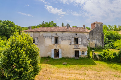 Maison à vendre à Champagne-et-Fontaine, Dordogne, Aquitaine, avec Leggett Immobilier