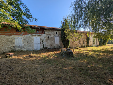 Maison à vendre à Chatenet, Charente-Maritime, Poitou-Charentes, avec Leggett Immobilier