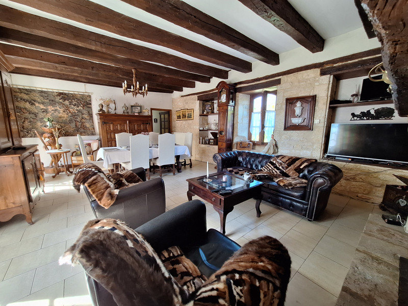 French property for sale in Jayac, Dordogne - €368,000 - photo 2