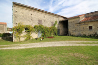 Maison à vendre à Fontaine-Chalendray, Charente-Maritime - 135 000 € - photo 3