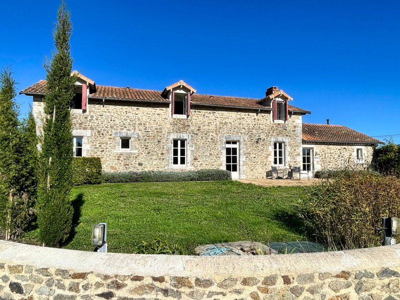 Maison à vendre à Moulismes, Vienne - 698.250 € - photo 1