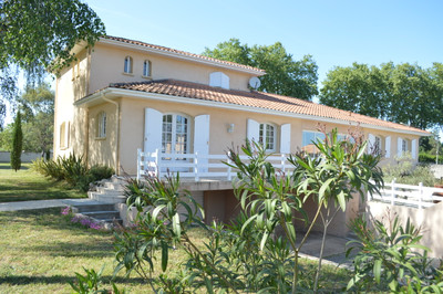 French property for sale in Les Billaux, Gironde - €525,000 - photo 1