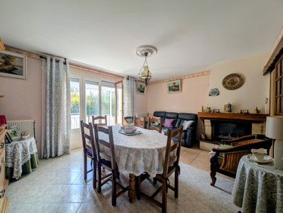French property for sale in Ruffec, Charente - €152,000 - photo 3