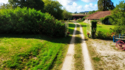French property for sale in Genouillé, Vienne - €574,999 - photo 4