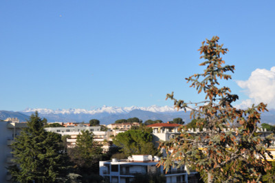 French property for sale in Antibes, Alpes-Maritimes - €662,000 - photo 1