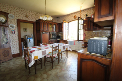 French property for sale in Confolens, Charente - €260,000 - photo 3