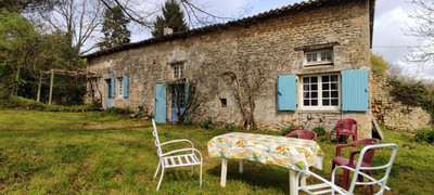 Maison à vendre à Cellefrouin, Charente, Poitou-Charentes, avec Leggett Immobilier