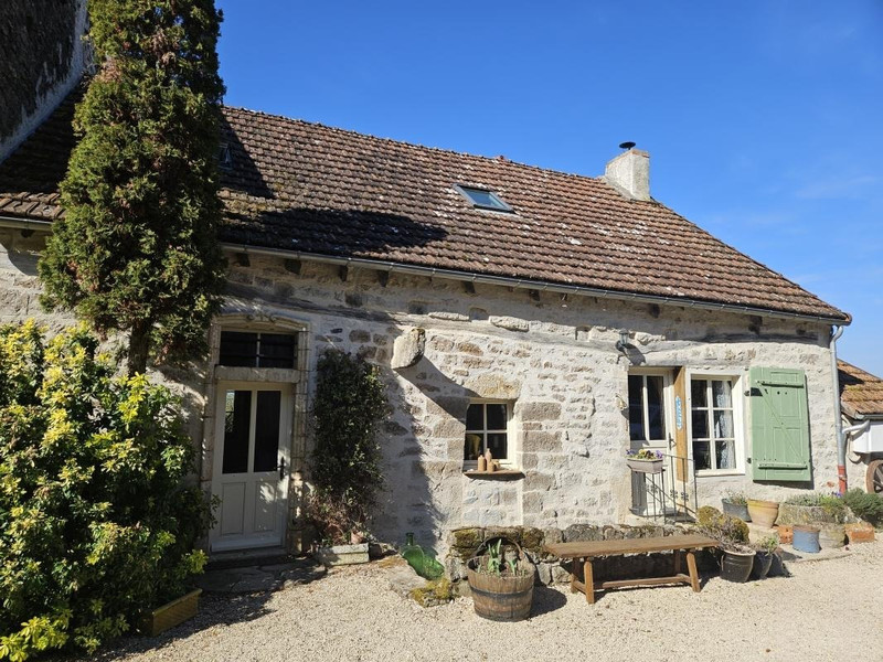 French property for sale in Saint-Thibault, Côte-d'Or - €245,000 - photo 0