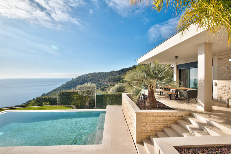 French property for sale in Èze, Alpes-Maritimes - €4,900,000 - photo 0