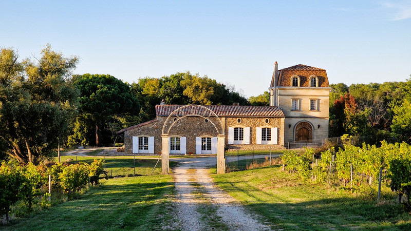 French property for sale in Saint-Michel-de-Montaigne, Dordogne - €473,000 - photo 0