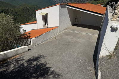 French property for sale in Gilette, Alpes-Maritimes - €679,000 - photo 2