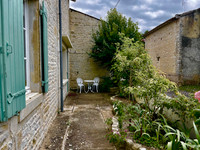 Maison à vendre à Brioux-sur-Boutonne, Deux-Sèvres - 178 200 € - photo 9