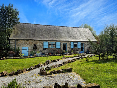 French property for sale in Lohuec, Côtes-d'Armor - €399,000 - photo 1