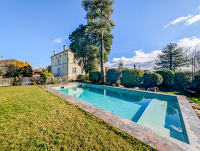 Elegant 19th century Maison de maître & its outbuildings. Swimming pool, garden, land- Between Jonzac and Pons