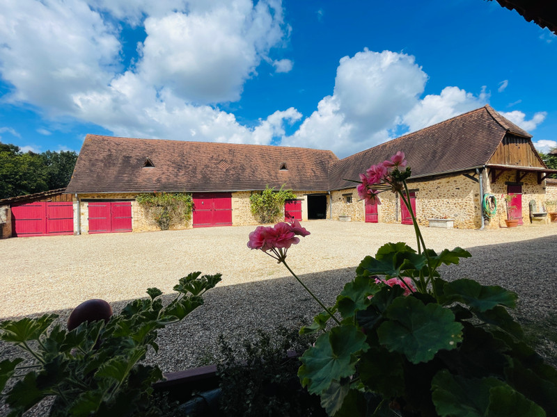 French property for sale in Lacropte, Dordogne - €649,500 - photo 4