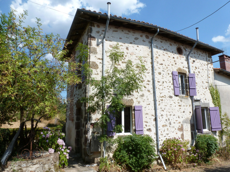 House For Sale In Videix Haute Vienne Fully Renovated 2 Bedroomed Stone House With Barn And Garden Walking Distance To The Haute Charente Leisure Lakes France Ref ed87